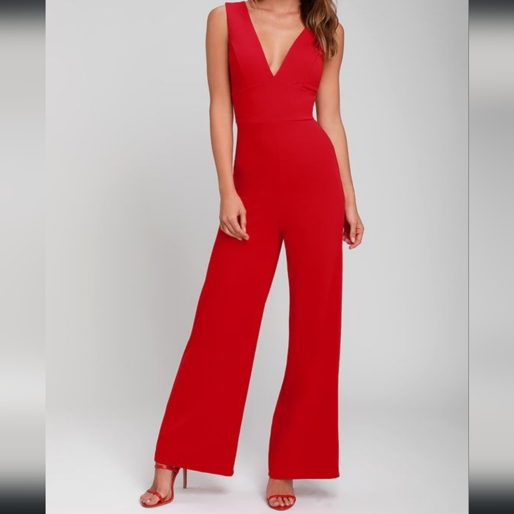 NWT! Sz4 Tall Guess Victoria Red halter jumpsuit.
